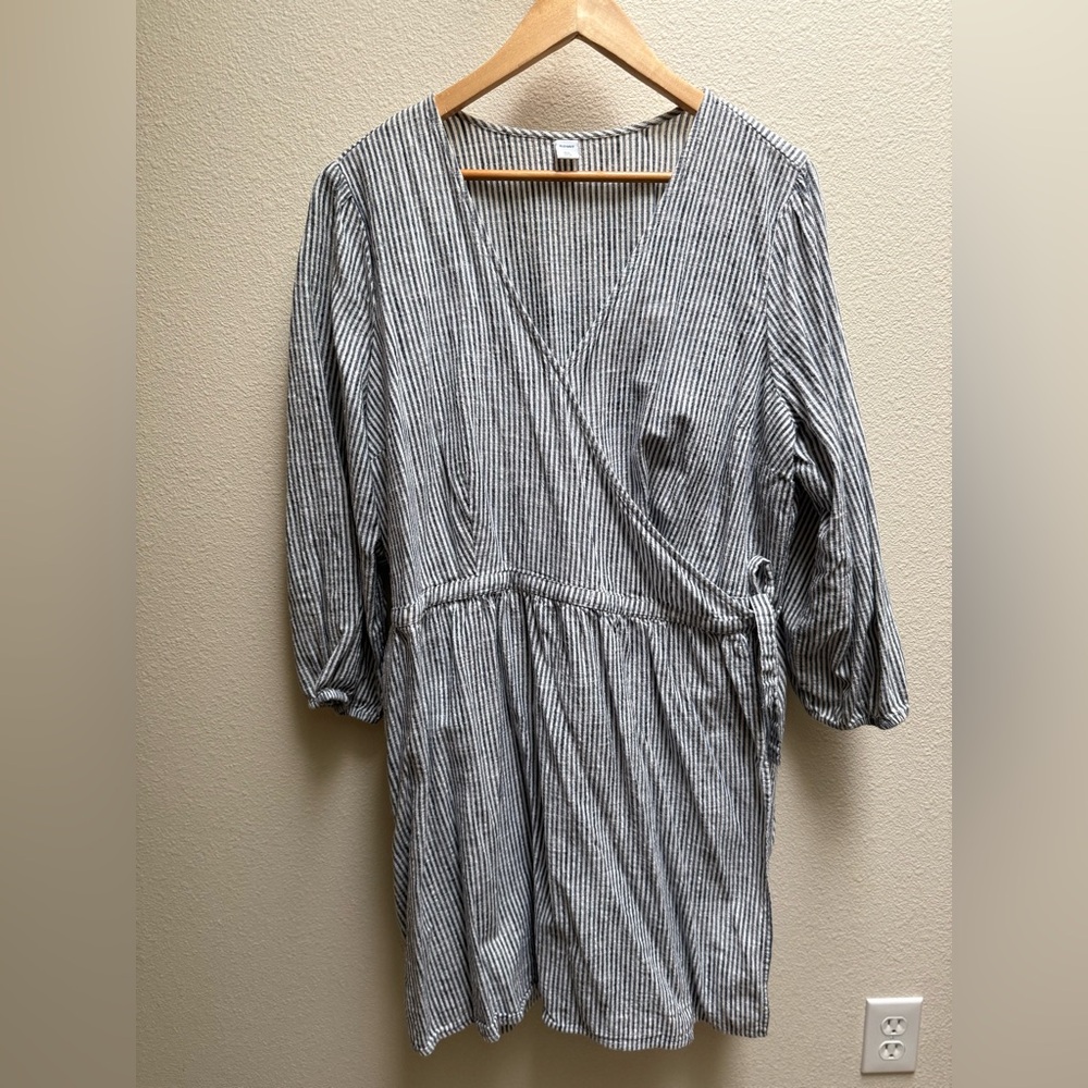 Old Navy Navy and White Striped Dress